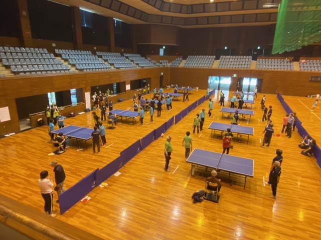 スーパードライブの試合を行っている写真