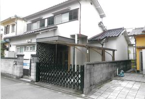 高砂市北浜町昭和46年築木造2階建て白色壁一軒家の写真