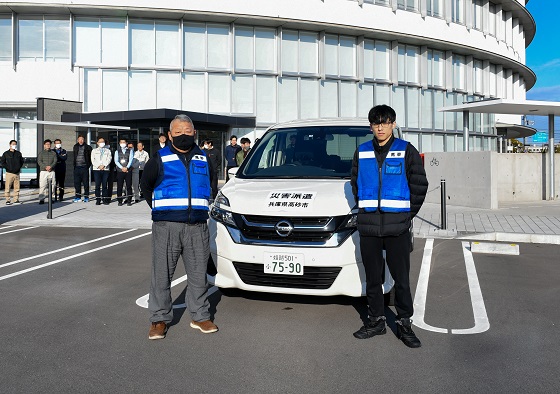珠洲市の避難所支援業務のために出発する職員たち