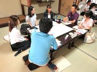 高砂未来一日研究所(意見交換会)の兵庫大学の学生たちがグループ討議を行っている別グループの写真