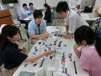 高砂青年会議所さんが作った「高砂市版フューチャーゲーム」を高砂市若手職員チームが模擬プレイをしている様子の写真1