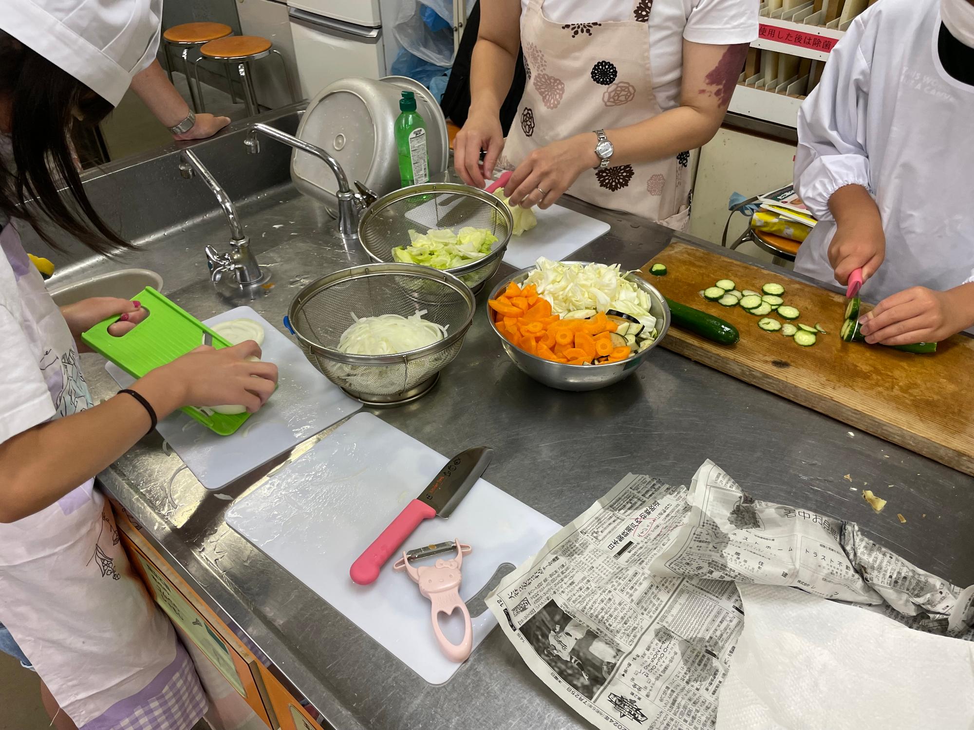 料理をする様子
