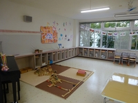 曽根こども園内北棟にある4歳児保育室さくらぐみの中の様子を撮影した写真