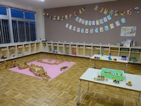 曽根こども園内北棟にある5歳児保育室すみれぐみの中の様子を撮影した写真