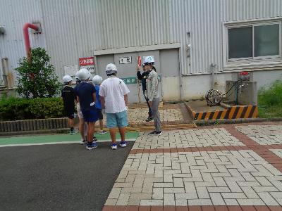 発電所見学へ出発