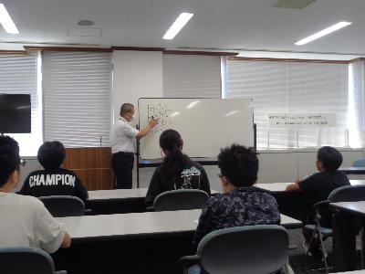 講師が魔方陣を作る時の考えるポイントを伝える