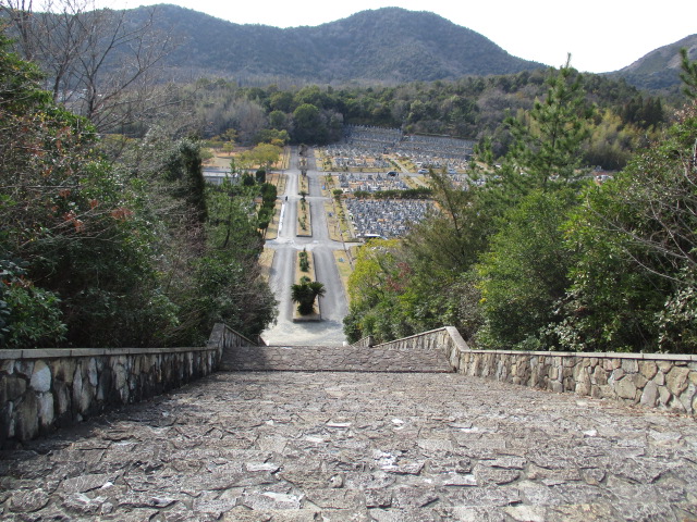 公園墓地階段