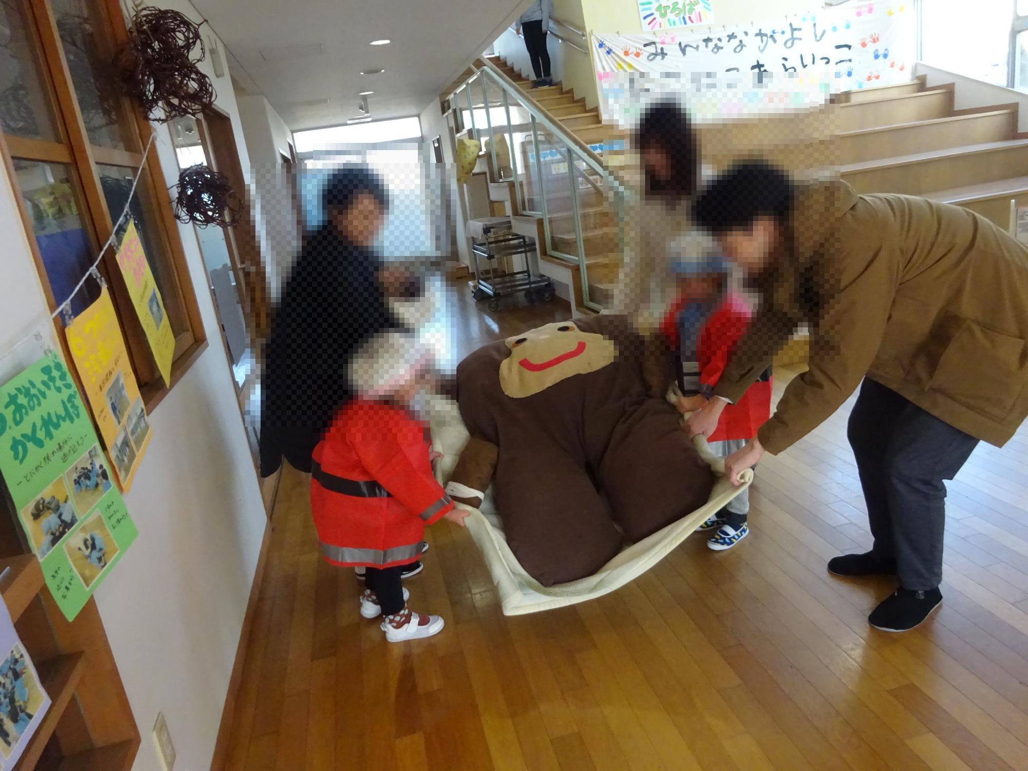 黄組 担架