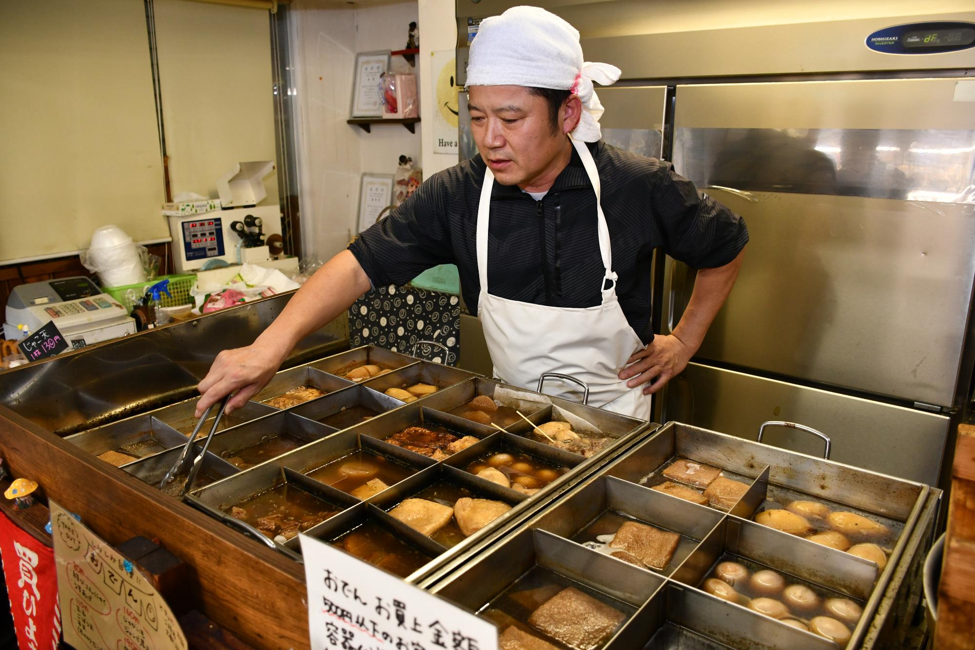 おでんを管理する店主
