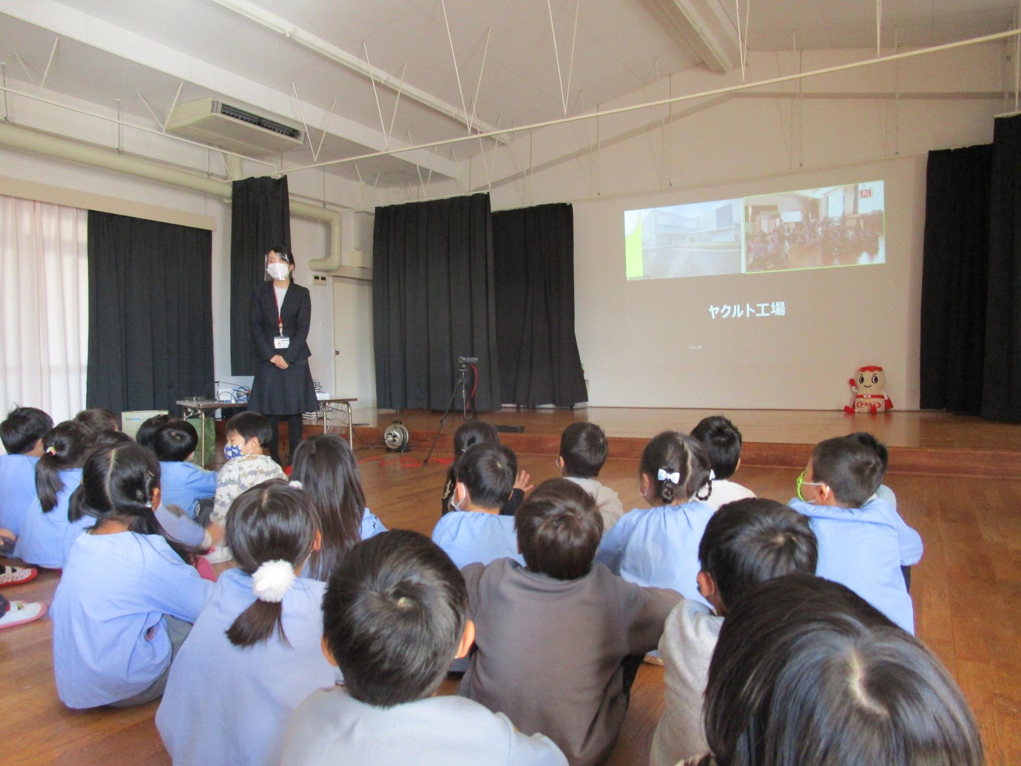 ヤクルト工場見学