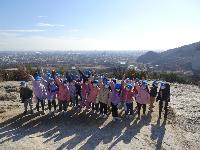 山頂の上の子供たち