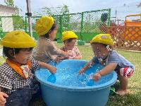 水遊びをしているところ
