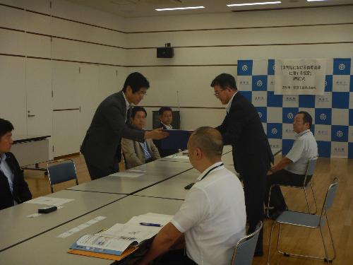 協定締結式の様子